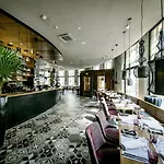 Lilla Roberts Hotelli 5*
