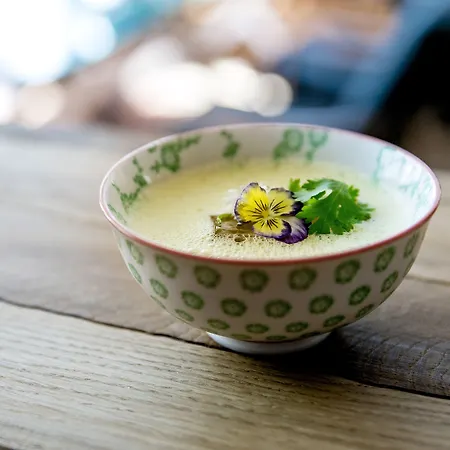 فندق ليلا روبرتس 5*